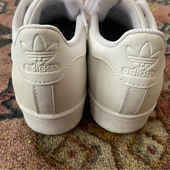 Adidas Brand Women’s Superstar Athletic Shoe White Monochrome Size 5 1/2 - Picture 4 of 6